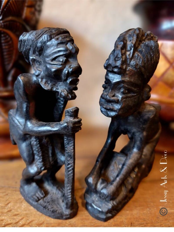 Paire de statuettes africaines anciennes en ébène sculpté