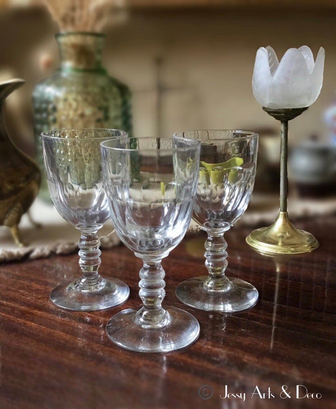 Trois verres à pied en cristal de Baccarat