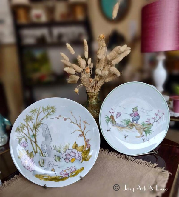 🎋🌸 Deux assiettes décoratives en porcelaine de Limoges – Décors de chinoiseries – Ø 24 cm