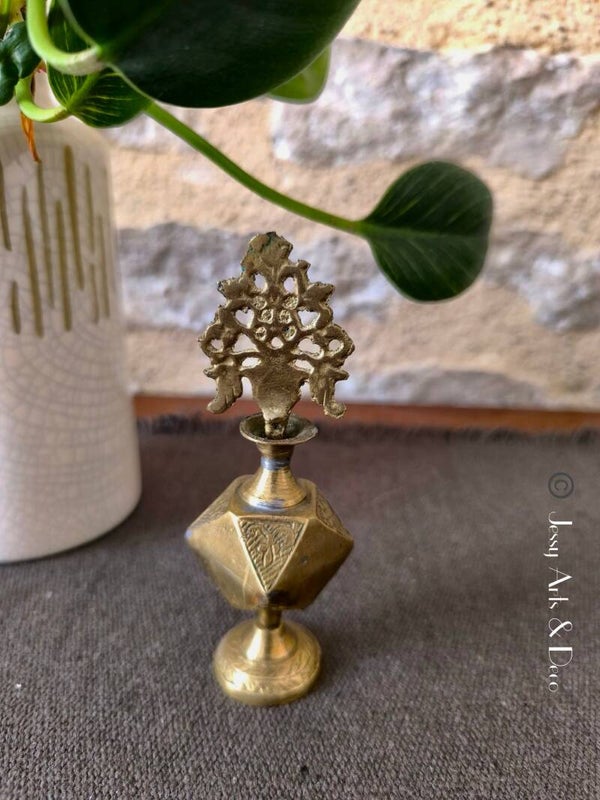 Petit flacon ancien en bronze