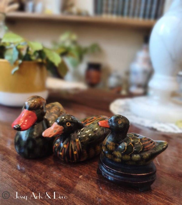 Trois canards miniatures anciens