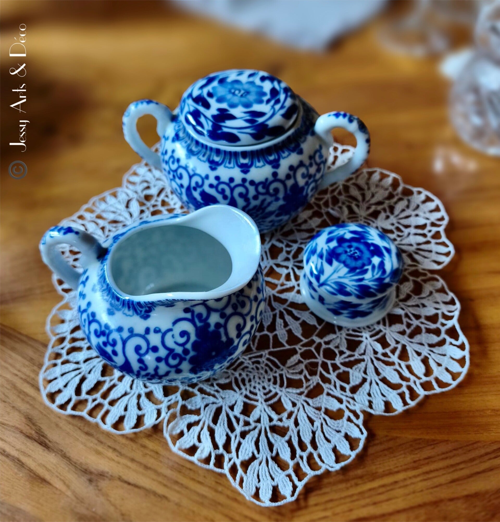 🪻Ensemble en porcelaine bleu et blanc – Pot à lait, sucrier et petite boîte