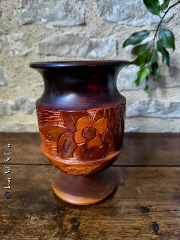 Vase en bois