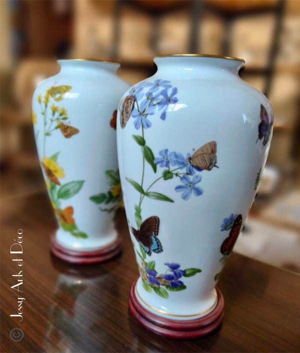 ⚱️Paire de Vases Vintage en Porcelaine Franklin – Collection Papillons par John Wilkinson (1981-1982)