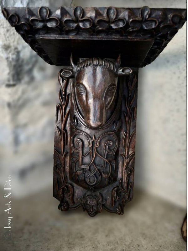 Console en bois sculpté