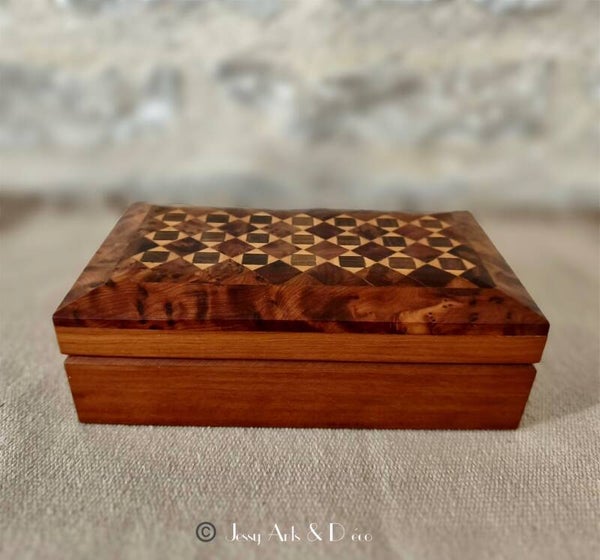 Boîte à bijoux en bois