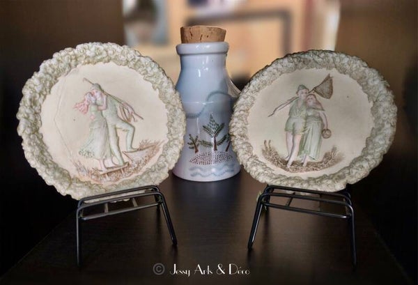 Paire de coupelles anciennes en porcelaine biscuit – fin XIXᵉ / début XXᵉ