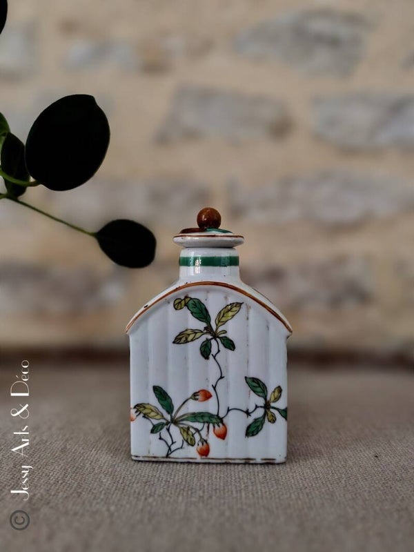 lacon en porcelaine chinoise décor végétal – 15 cm