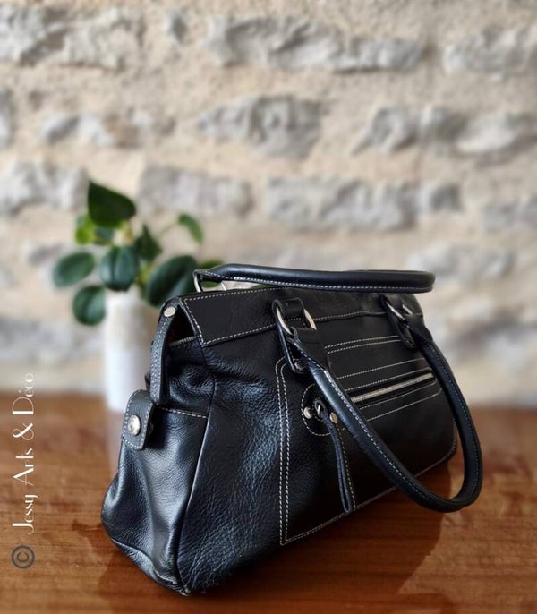 Sac Longchamp en cuir noir – Élégance intemporelle
