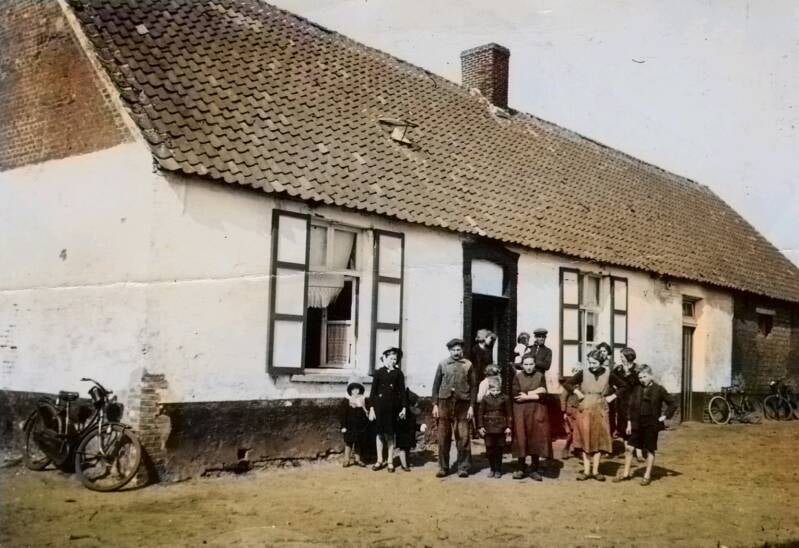 colorizephoto_20220502191858-standard.jpg