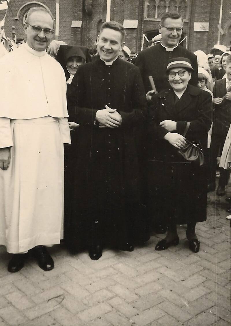 na-de-eerste-h-mis-in-blauberg-standard-rnufph.jpg