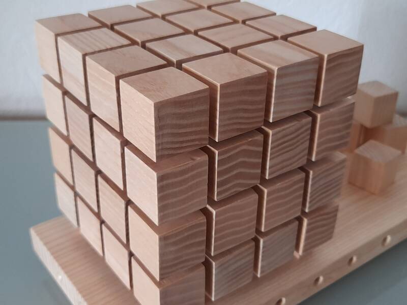 Lampe cube limineux, lampe artisanale en bois