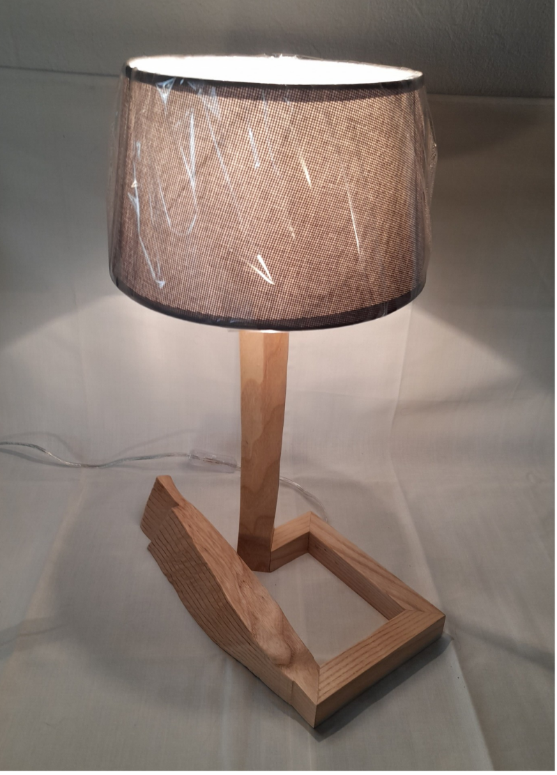 Lampe moderne en bois