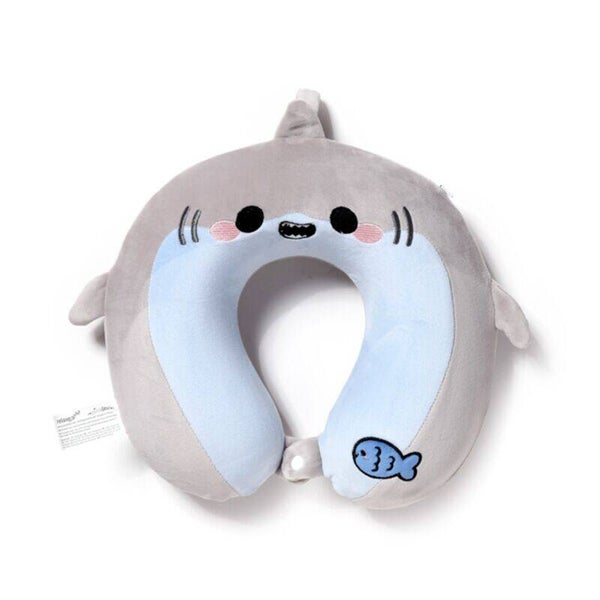 ALMOHADA DE VIAJE CON MEMORIA DE FORMA RELAXEAZZZ EL TIBURÓN ARCHIE ADORAMALS