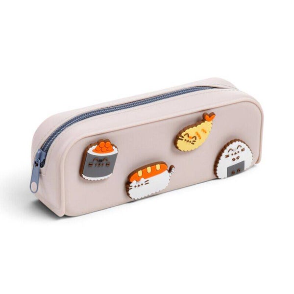 ESTUCHE DE SILICONA CON ACCESORIOS GATO PUSHEEN SUSHI CLUB