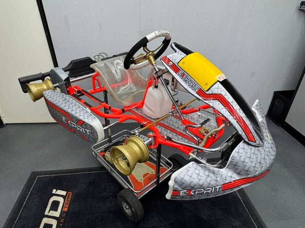 TE KOOP: EXPRIT MINI KART ( 2 dagen jong!) #M1