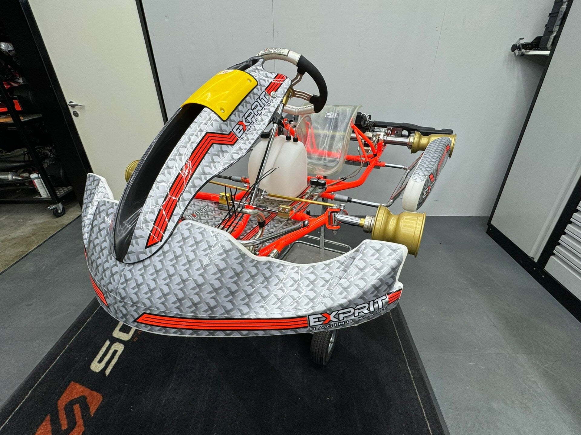 TE KOOP: EXPRIT KART ( 3 weekenden jong!) #22