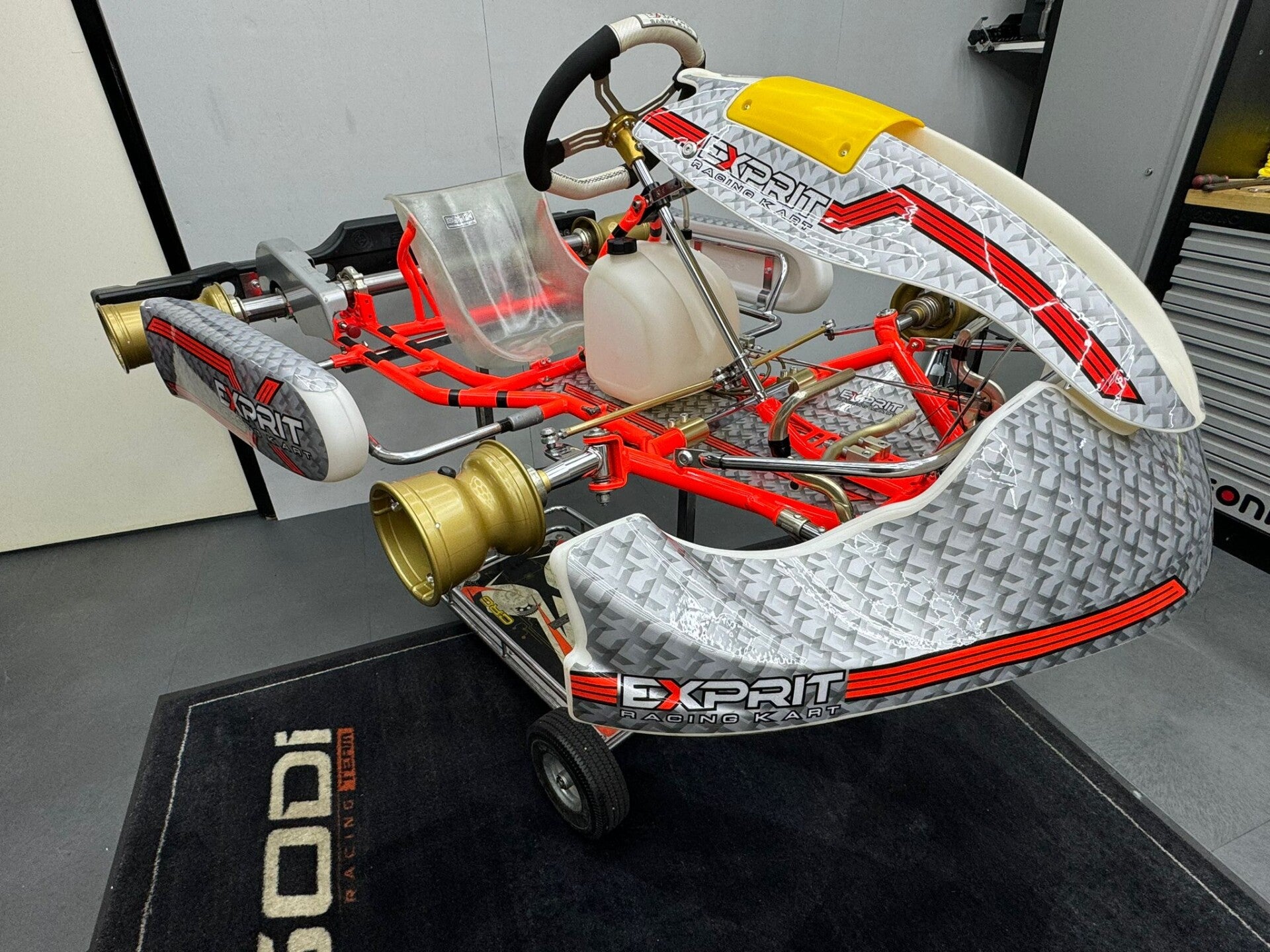 TE KOOP: EXPRIT KART ( 3 weekenden jong!)