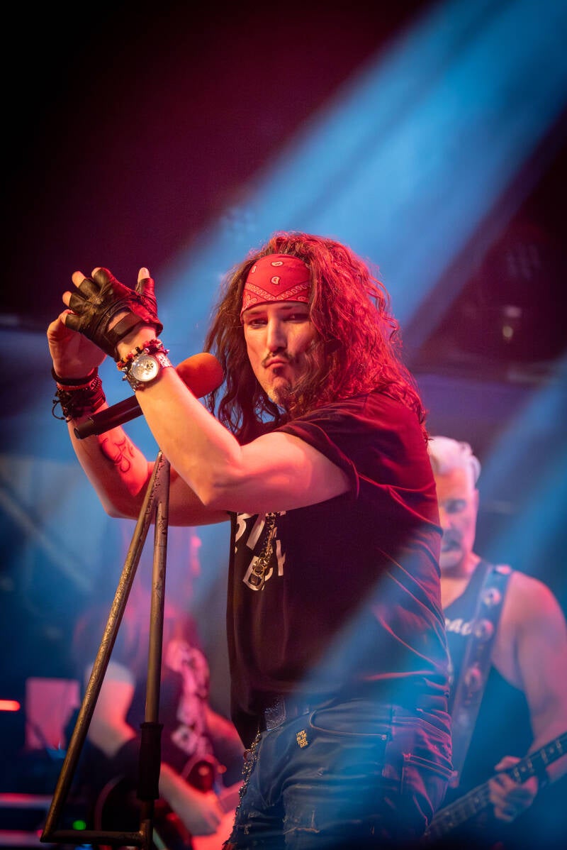 geb-t-mrt-26-slash-n-roses-52-standard.jpg