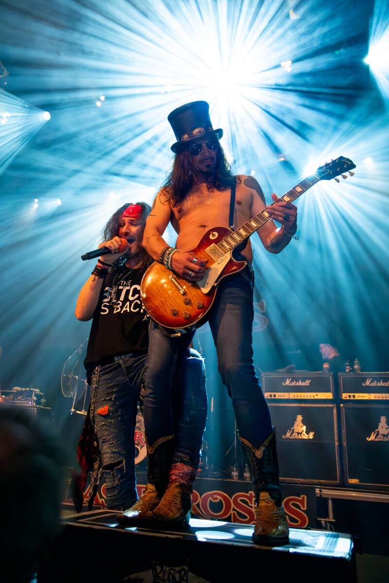 geb-t-mrt-26-slash-n-roses-65-standard.jpg