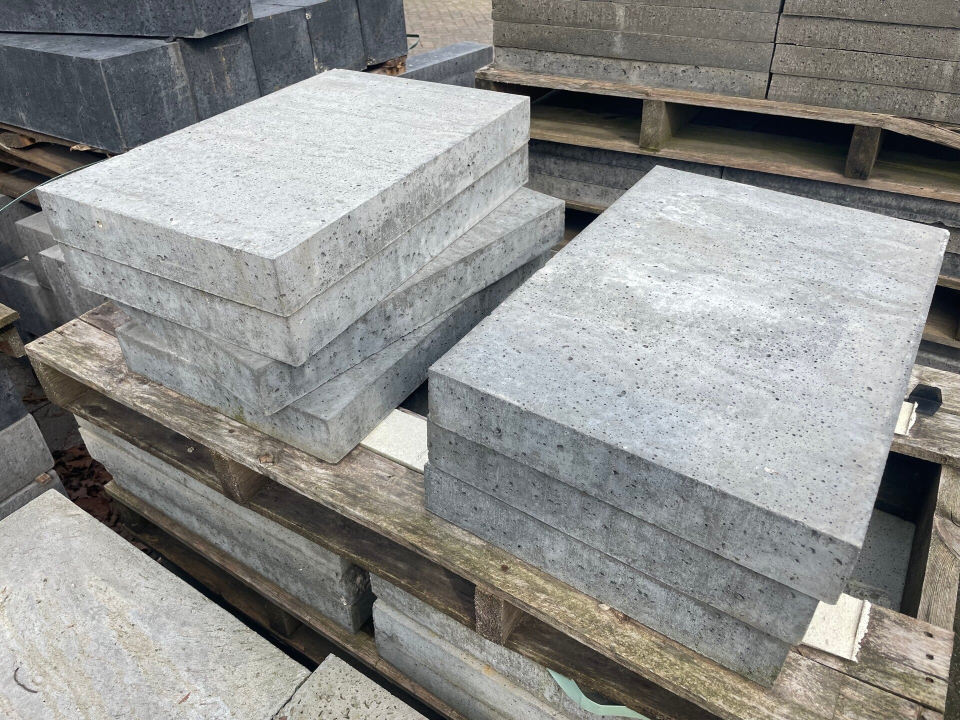 7 stuks Oud Hollandse tegel 60x40x7cm Grijs RESTPARTIJ Gehele partij voor: