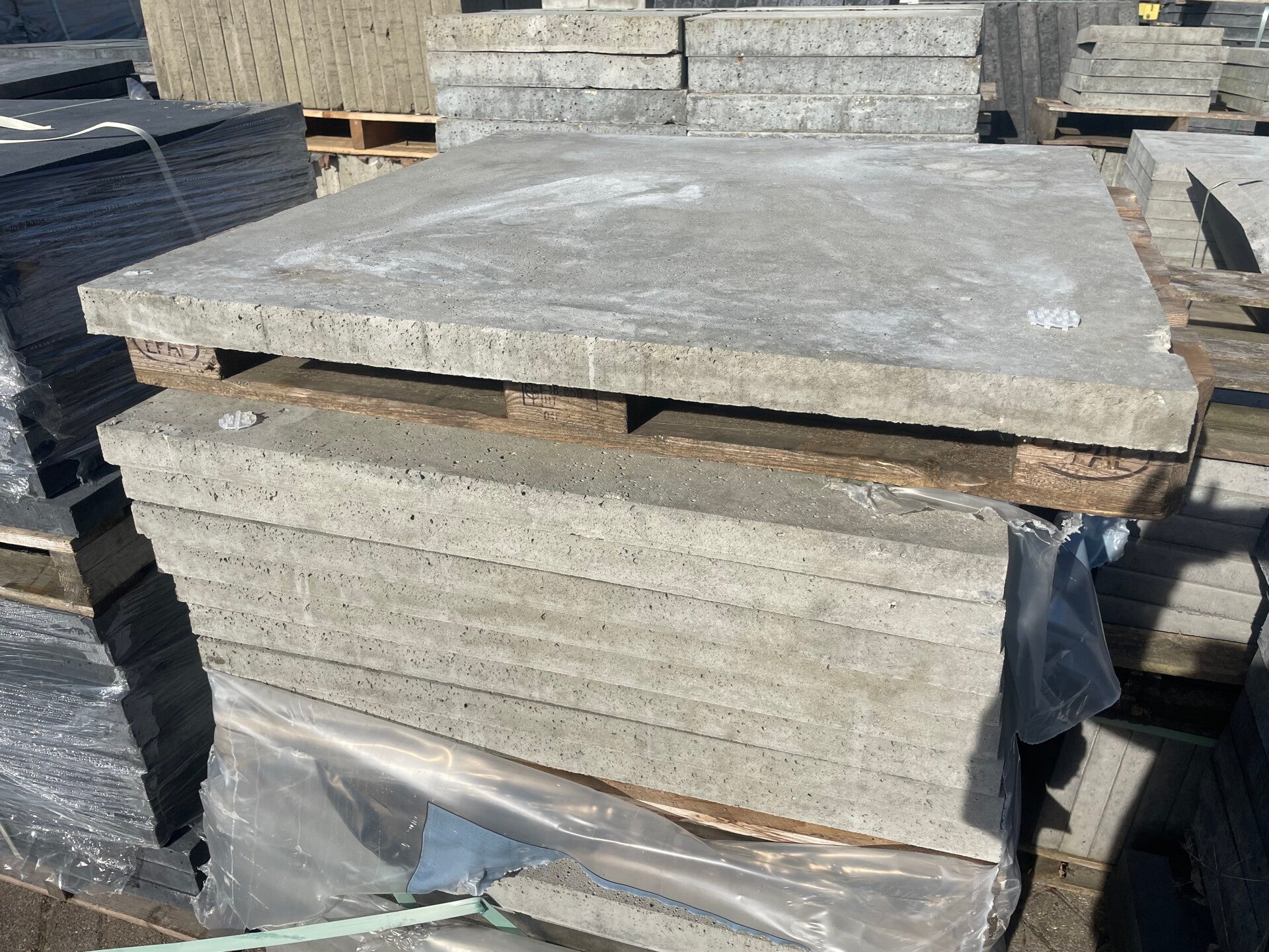 9 stuks Oud Hollandse tegels 100x100x5cm Grijs RESTPARTIJ Gehele partij voor: