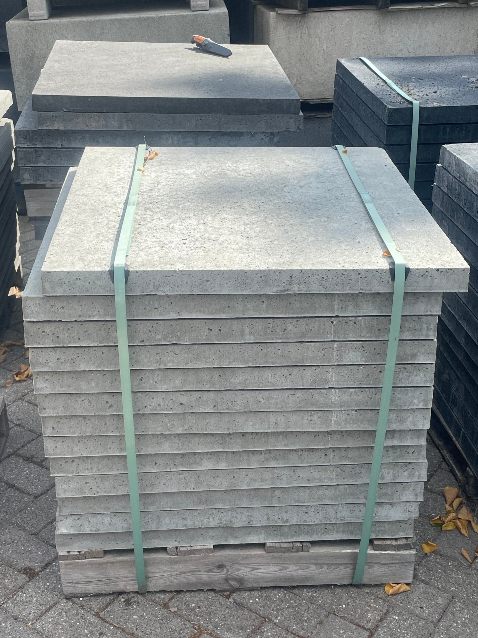 17 stuks Oud Hollandse tegels 80x80x5cm Grijs RESTPARTIJ Gehele partij voor: