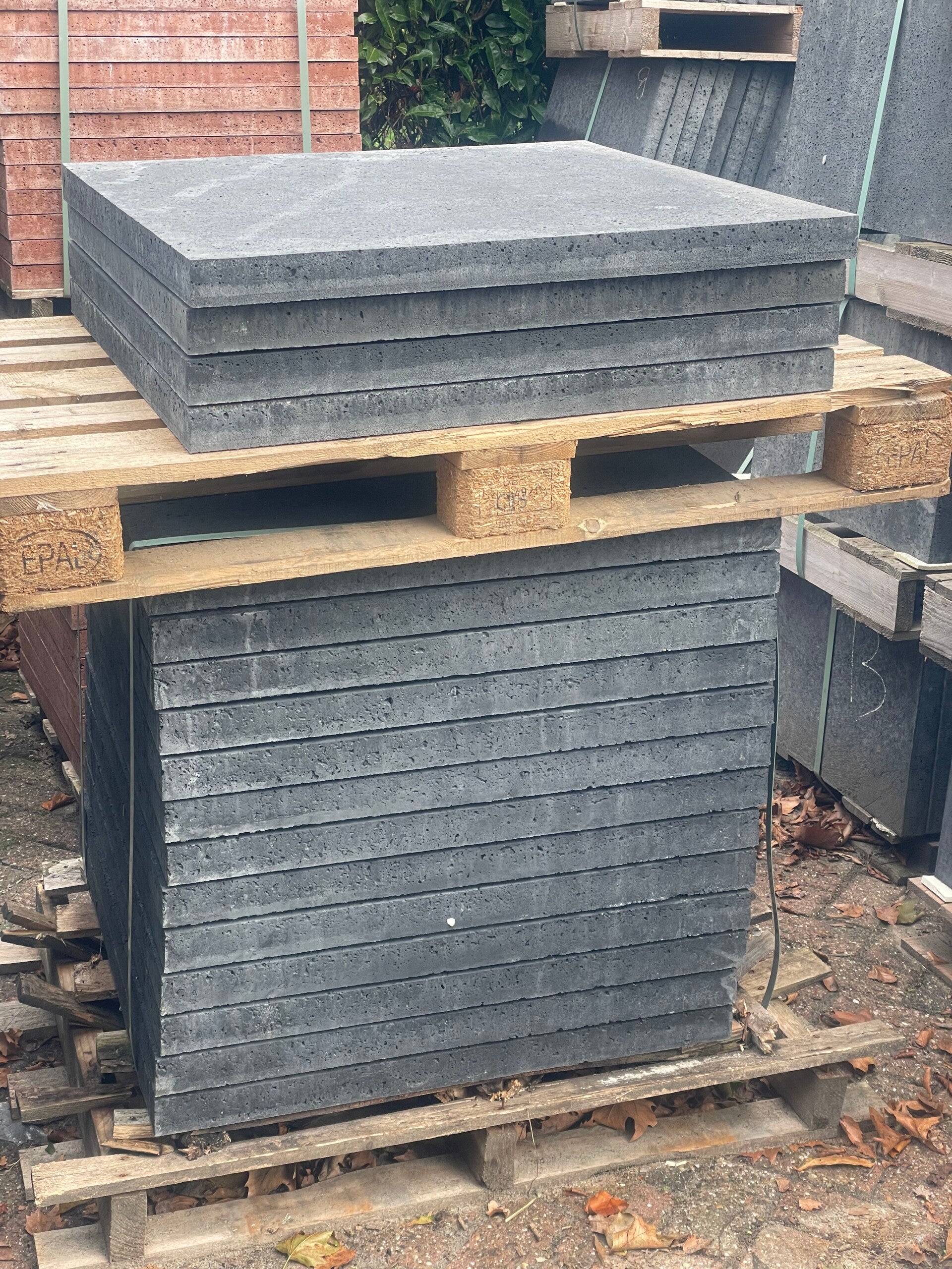 17 stuks Oud Hollandse tegels 80x80x5cm Antraciet RESTPARTIJ Gehele partij voor: