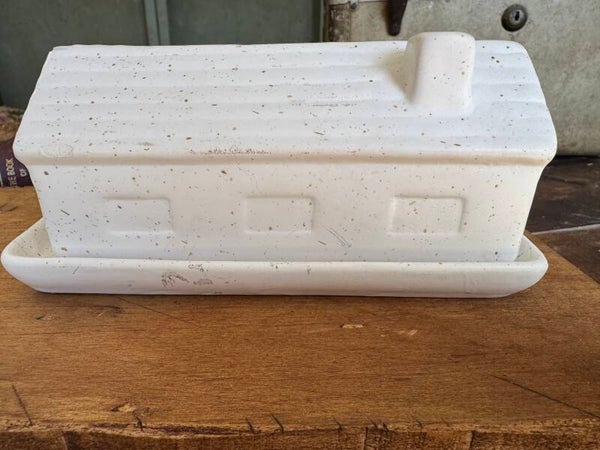 Cabin butter dish