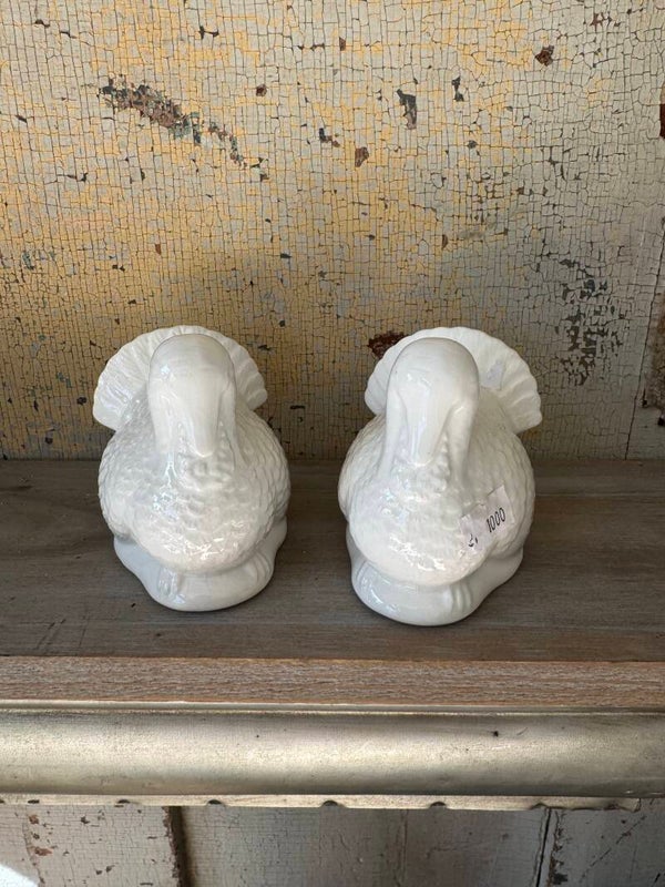 Turkey salt and pepper shakers