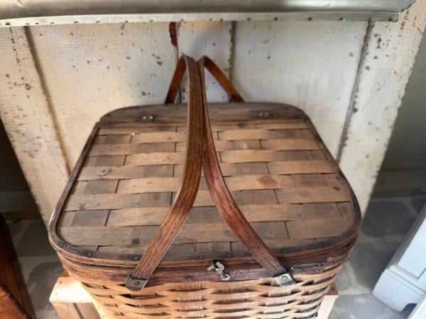 Vintage pie basket
