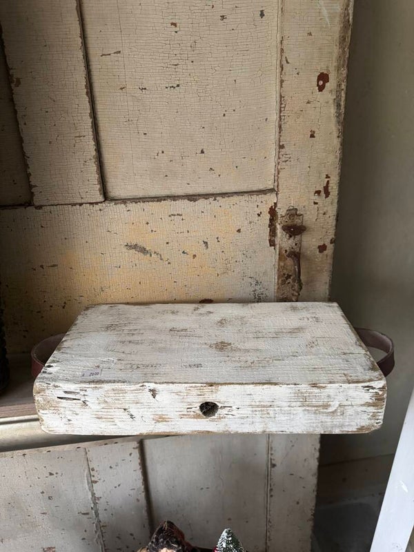 White chippy tray