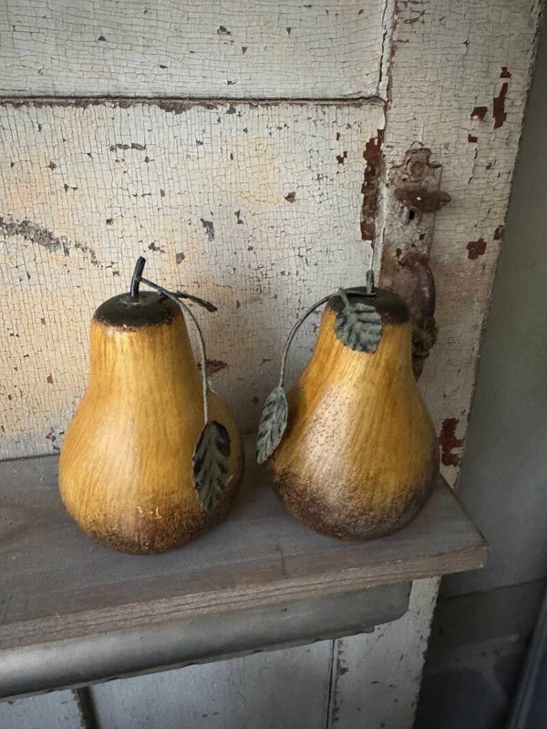 Treenware pears