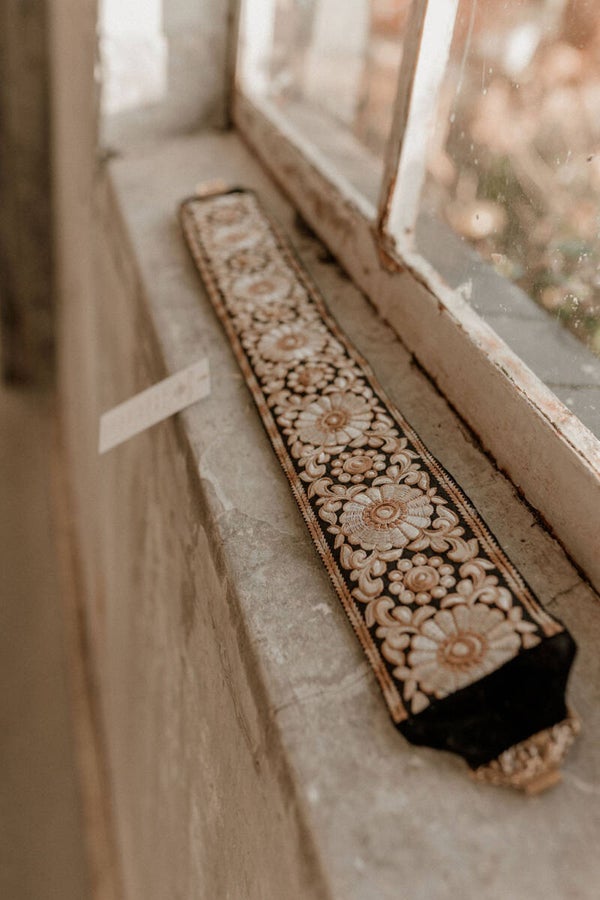 The kimono floral belt