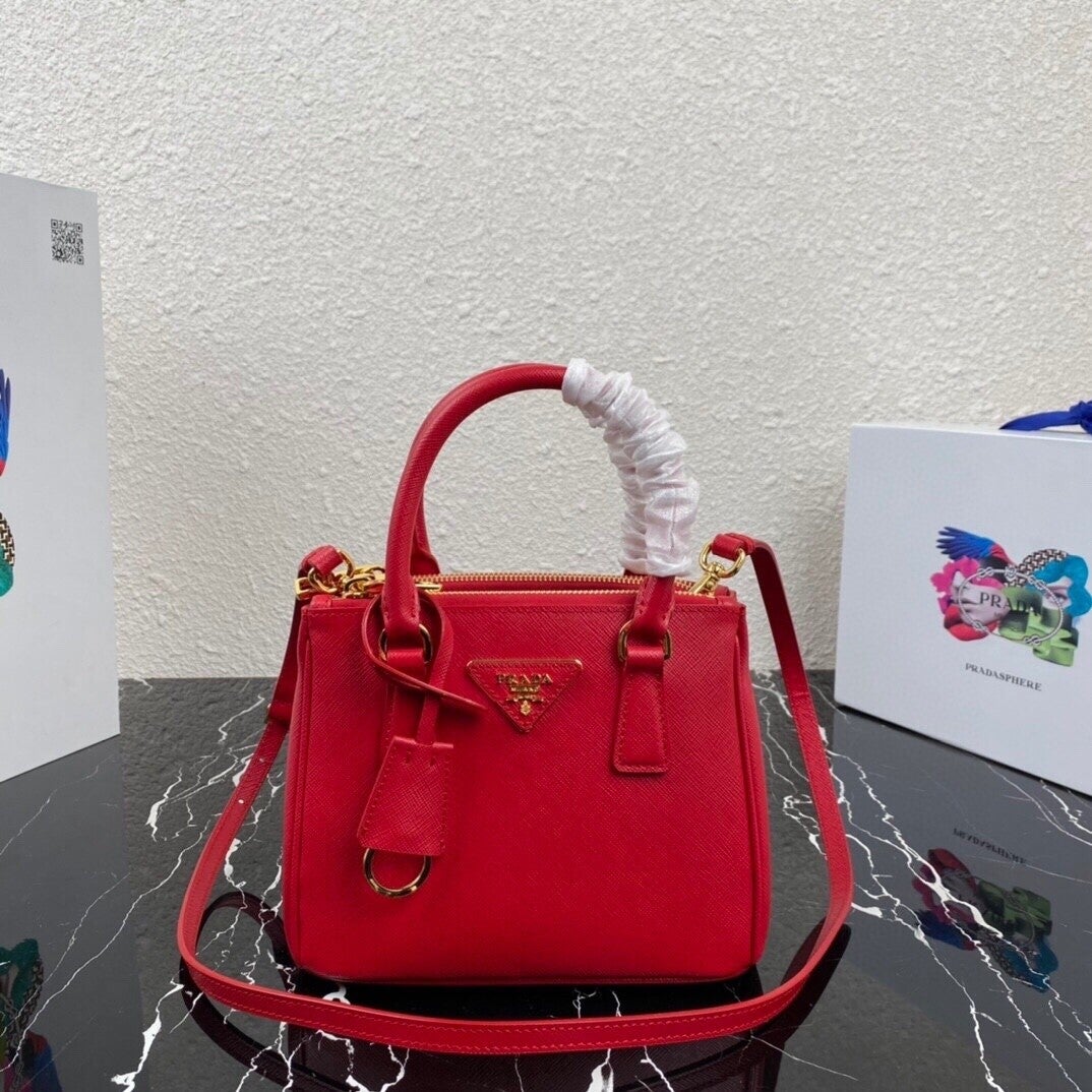 Prada Tasche