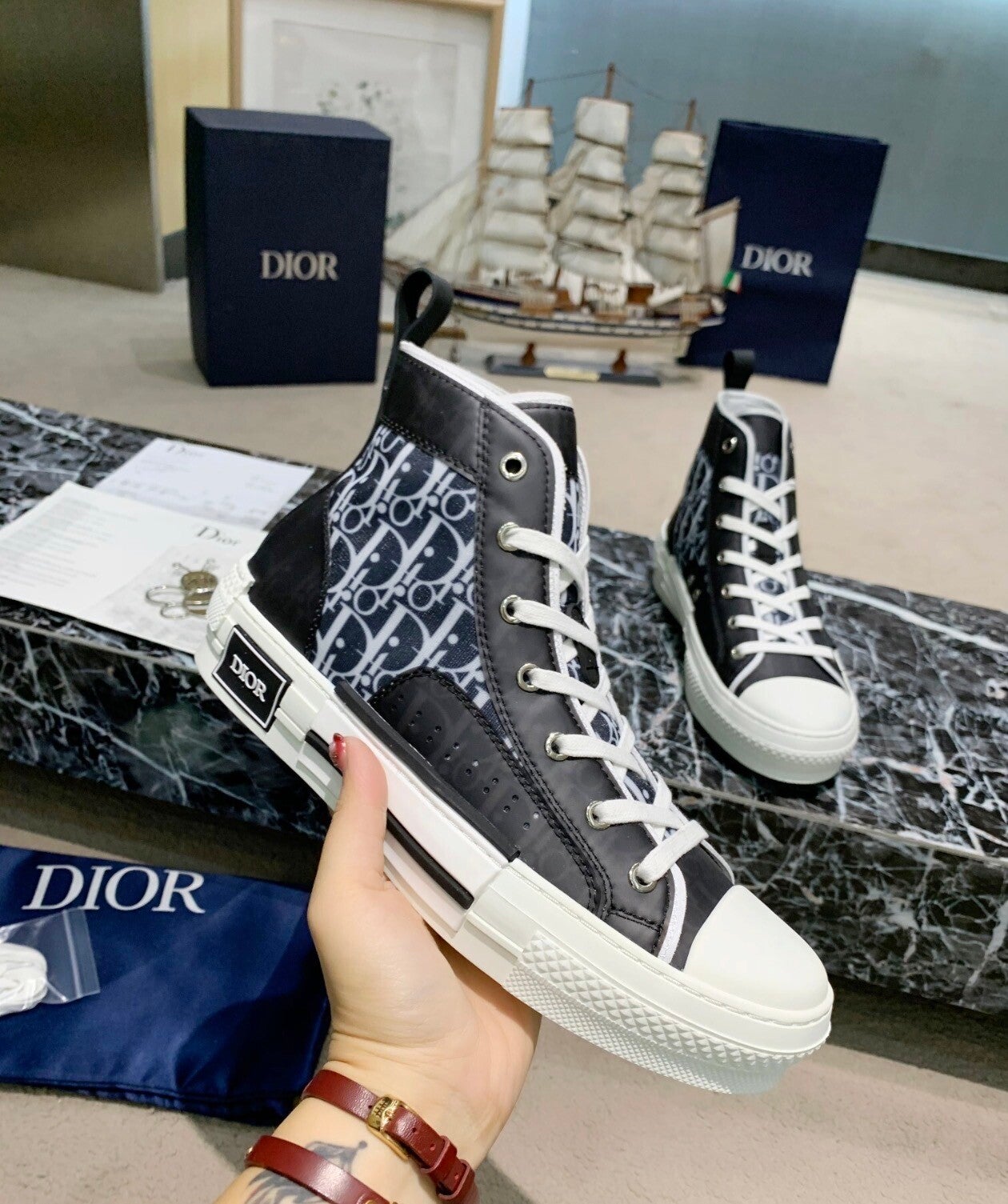 Dior B23 Dunkelblau