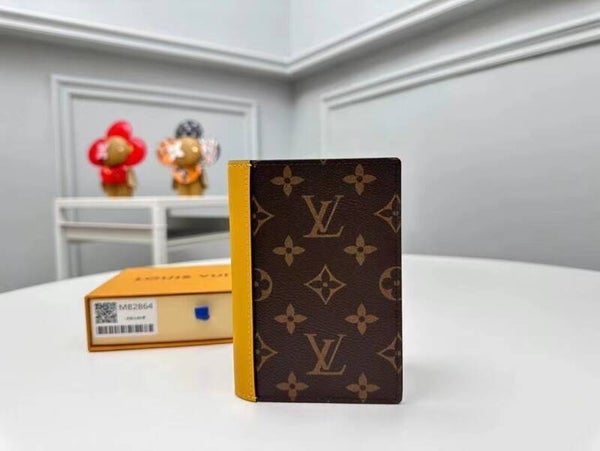 LV Etui