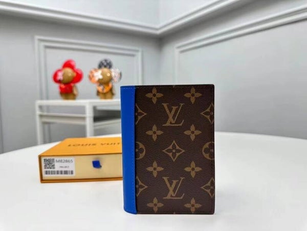 LV Etui