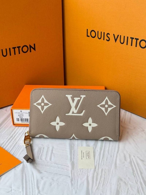 LV Etui