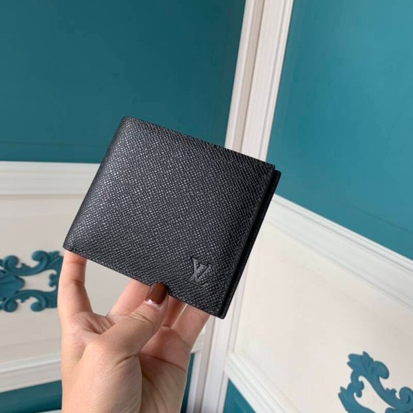 LV Etui
