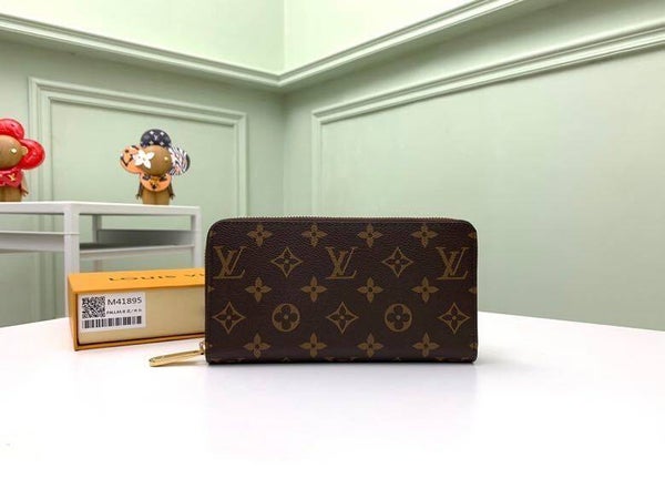 LV Etui