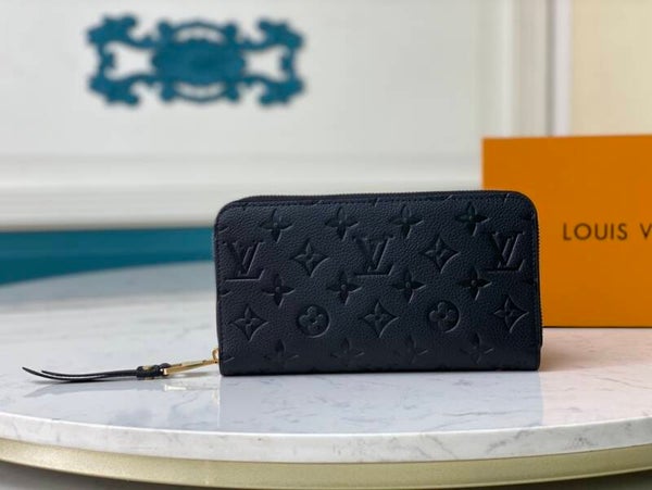 LV Etui
