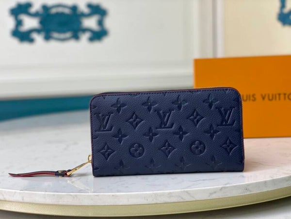LV Etui