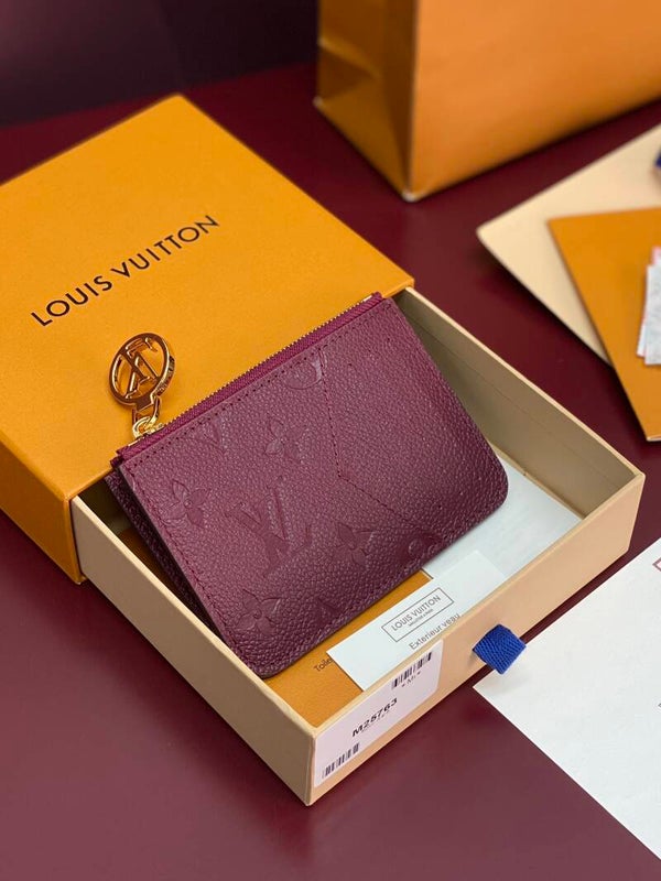 LV Etui