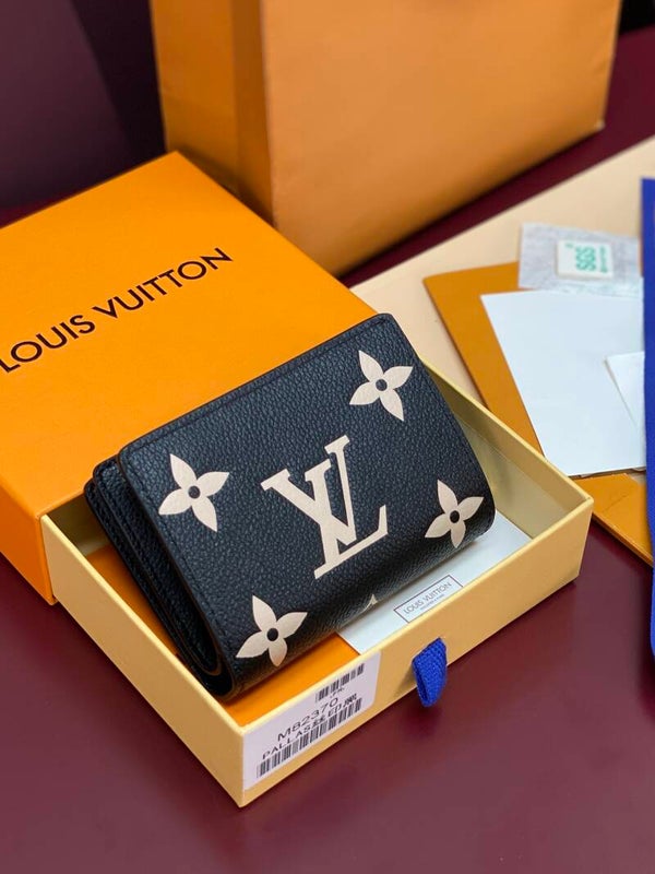 LV Etui