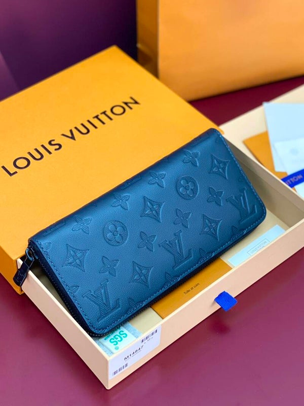 LV Etui