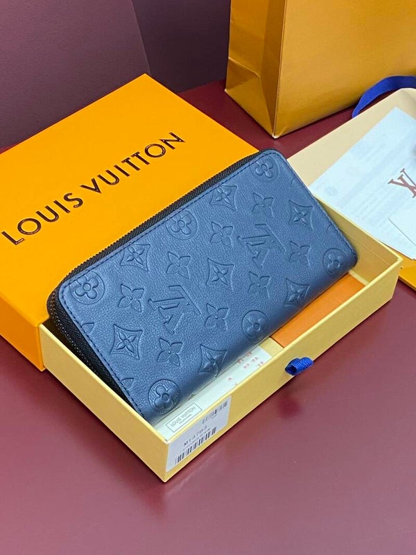 LV Etui