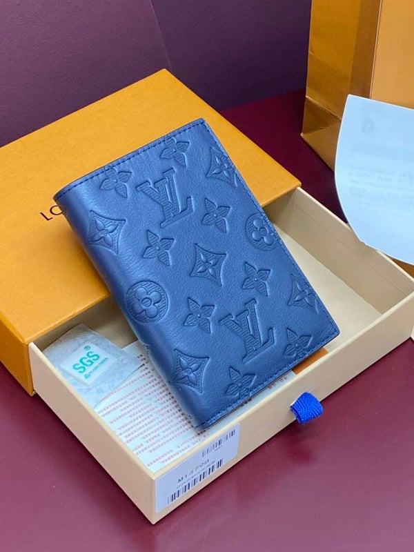 LV Etui