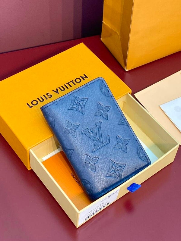 LV Etui