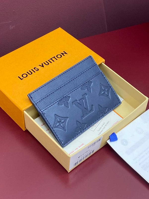 LV Etui